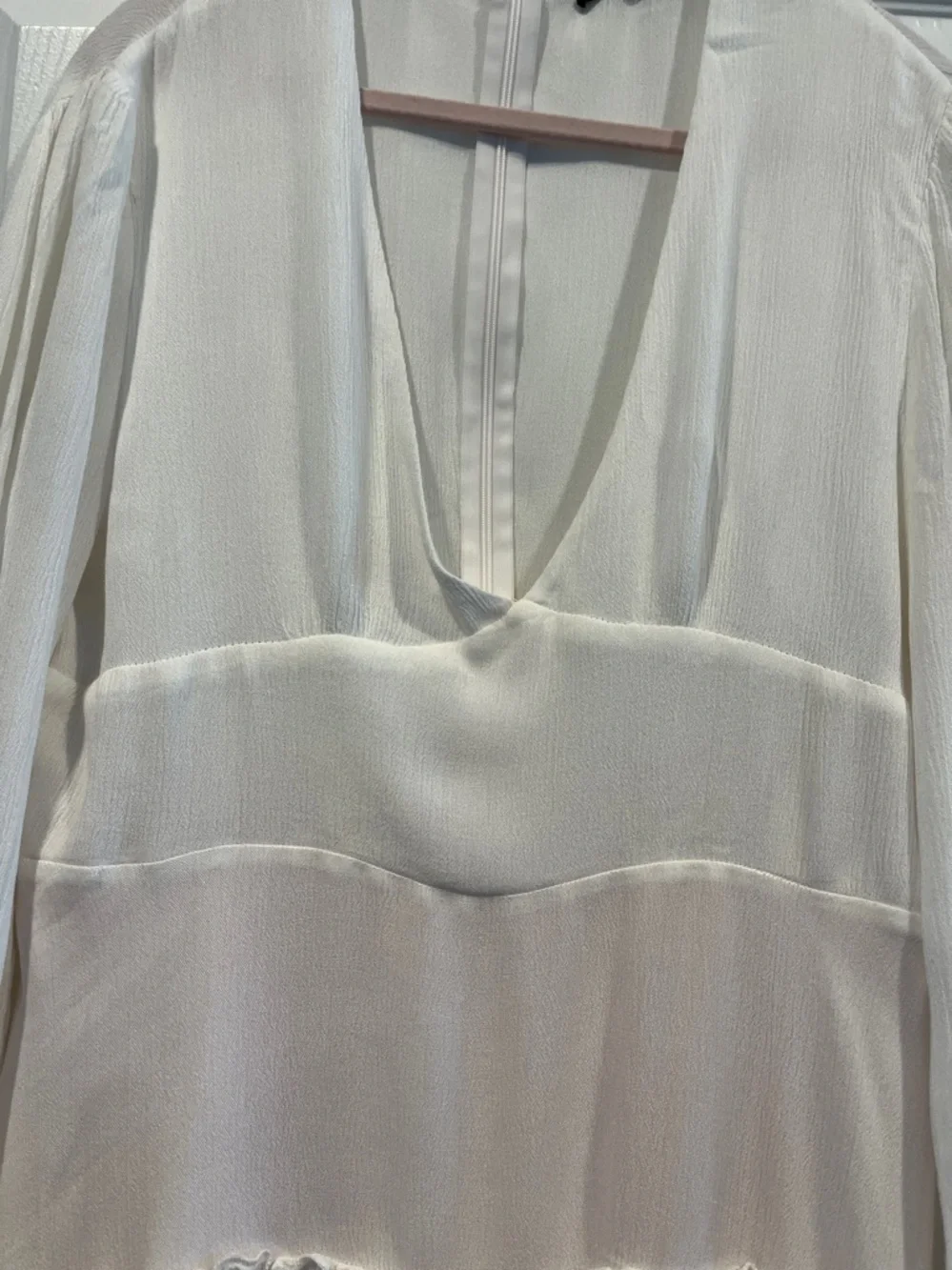 CHICMEnTiered V-Neck Mini Dress‎ With Long Sleeves. Flowy Bohemian Size L